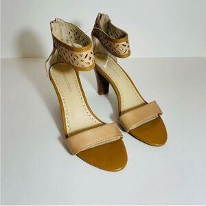 Adrienne Vittadini Sereen Opaline Leather Sandals Size 8 NWOT